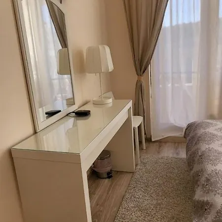 Silvi Super View Apartment Warna